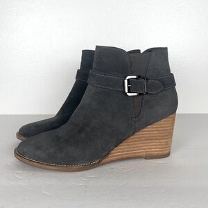 Blondo Women's Waterproof Wedge Ankle Boots Size 9M Suede Gray Elastic Ankle